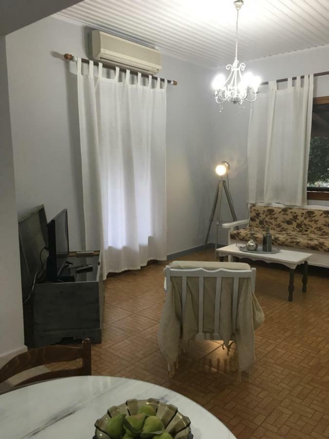 Villa Ermilia Kerveli Exteriör bild